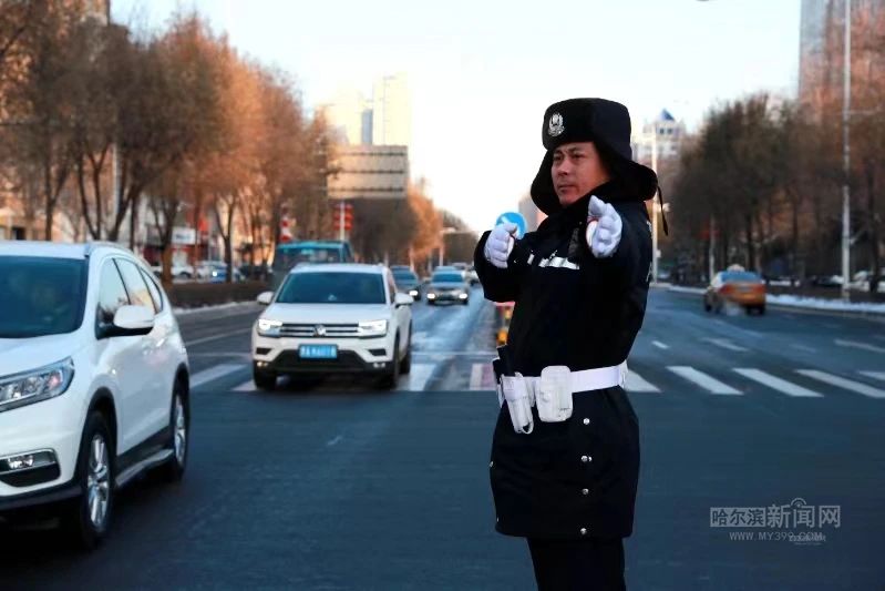 哈尔滨最美女法警