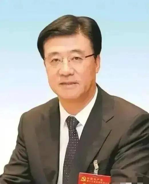 从服务员到副厅官员卸任8年后落马，深度剖析反腐之路