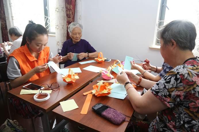 教科书式地震避险，一位八岁孩子的智慧应对