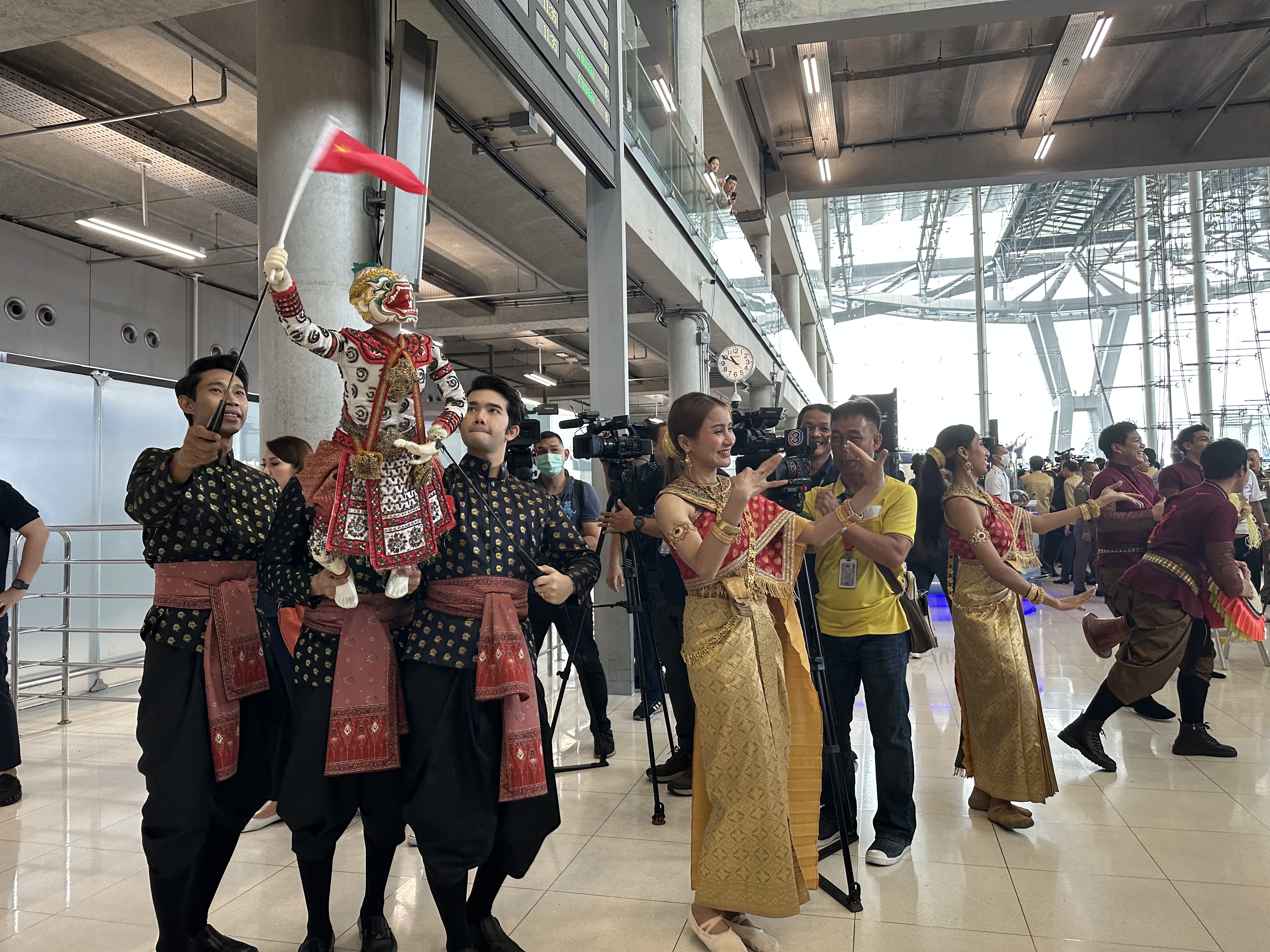 泰国总理坚决否认中国游客在泰或面临危险，安全旅游，泰中共同守护