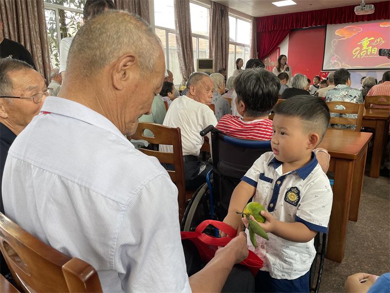 潮汕英歌，孩笑容太治愈了