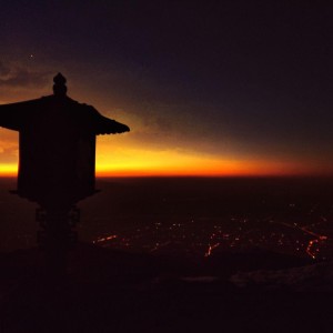 当所有的夜都指向黎明，一场关于希望与未来的深度探索