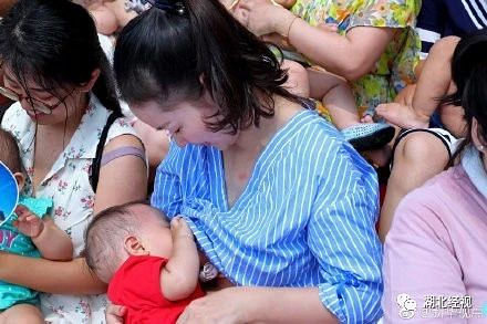 成都:纯母乳喂养者增加1个月产假